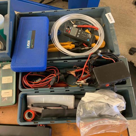 524304-4 Workshop wagon with content, mixed tools and cable