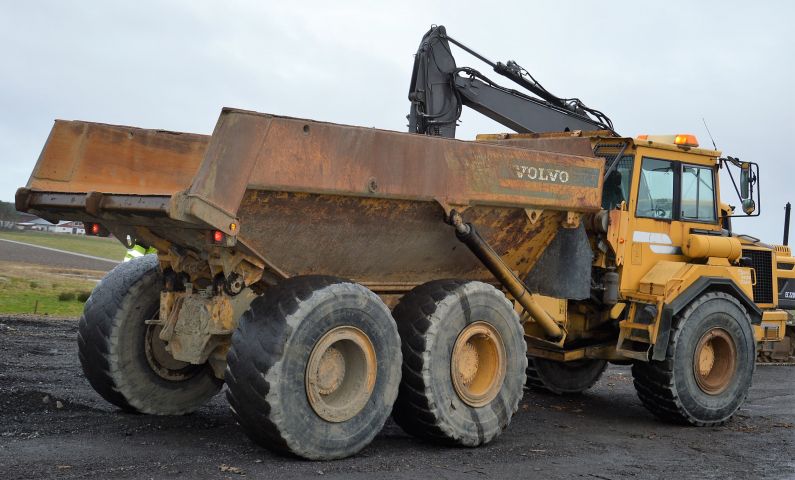 648076-8 Dumper Volvo A 25 C -00 (BKB328)