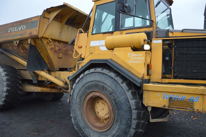 648076-15 Dumper Volvo A 25 C -00 (BKB328)