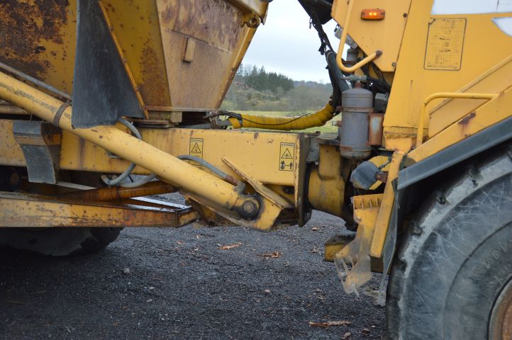 648076-16 Dumper Volvo A 25 C -00 (BKB328)