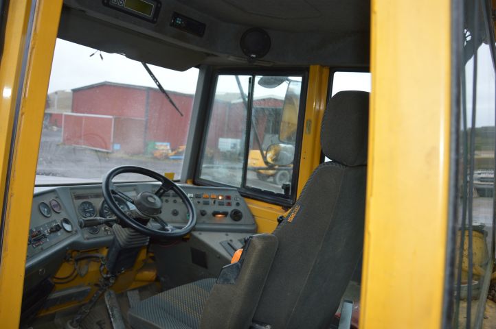 648076-26 Dumper Volvo A 25 C -00 (BKB328)
