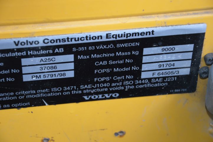 648076-35 Dumper Volvo A 25 C -00 (BKB328)