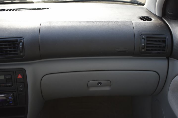 648111-16 Volkswagen PASSAT WAS TURBO, 1999, 31868mil, AFK 726 (Repair object)