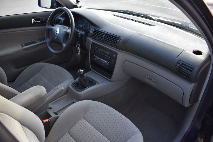 648111-17 Volkswagen PASSAT WAS TURBO, 1999, 31868mil, AFK 726 (Repair object)