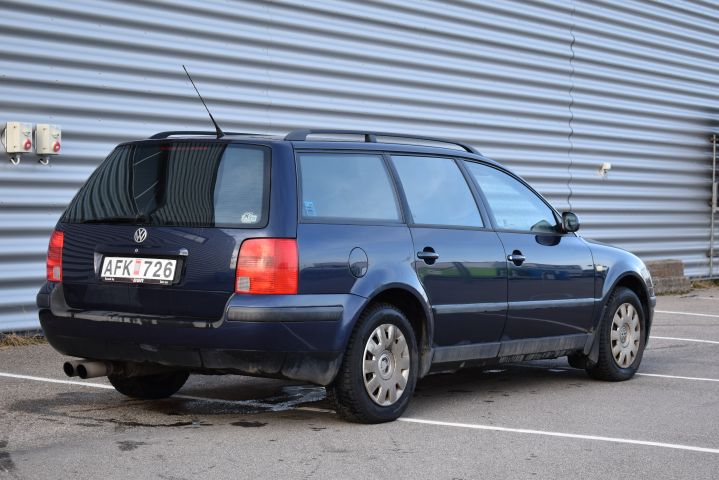 648111-4 Volkswagen PASSAT WAS TURBO, 1999, 31868mil, AFK 726 (Repair object)