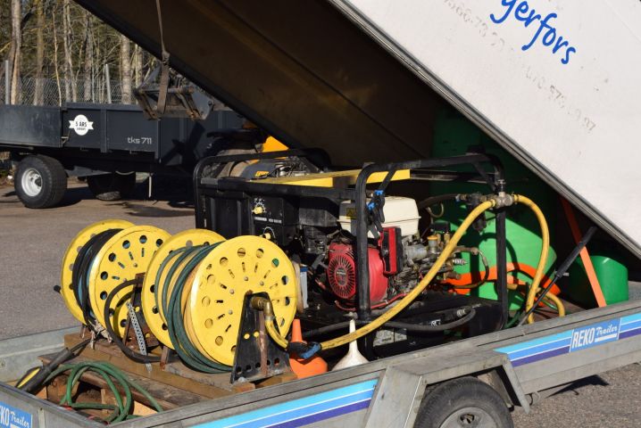 646298-14 Brake tiltable trailer (hot water wash Kärcher HDS 1000 BE) Reko Trailer 900 WT - 2003