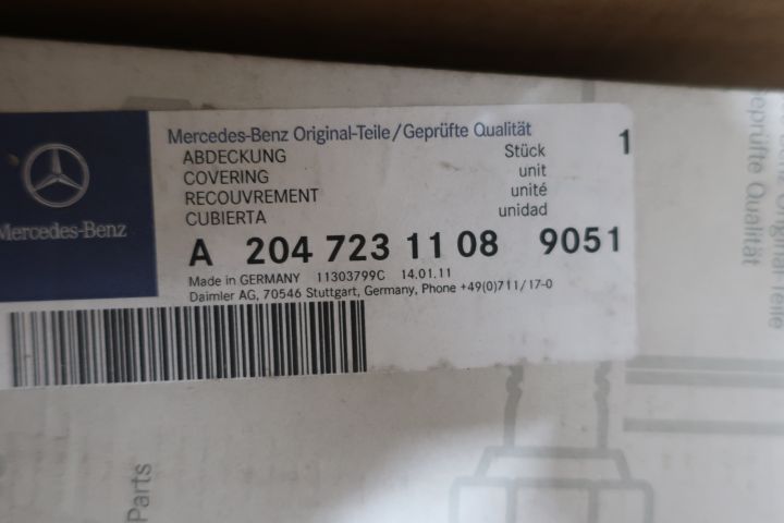 638280-12 Large assortment of Mercedes-Benz car spare parts etc.