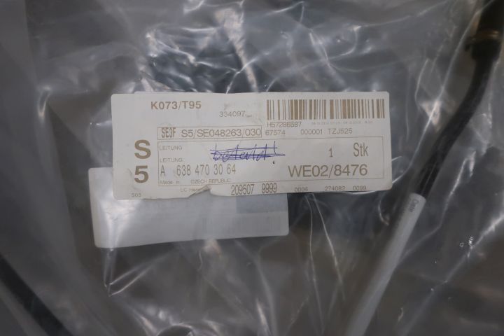 638280-13 Large assortment of Mercedes-Benz car spare parts etc.