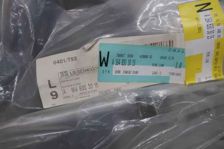 638280-14 Large assortment of Mercedes-Benz car spare parts etc.