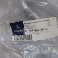 638280-15 Large assortment of Mercedes-Benz car spare parts etc.