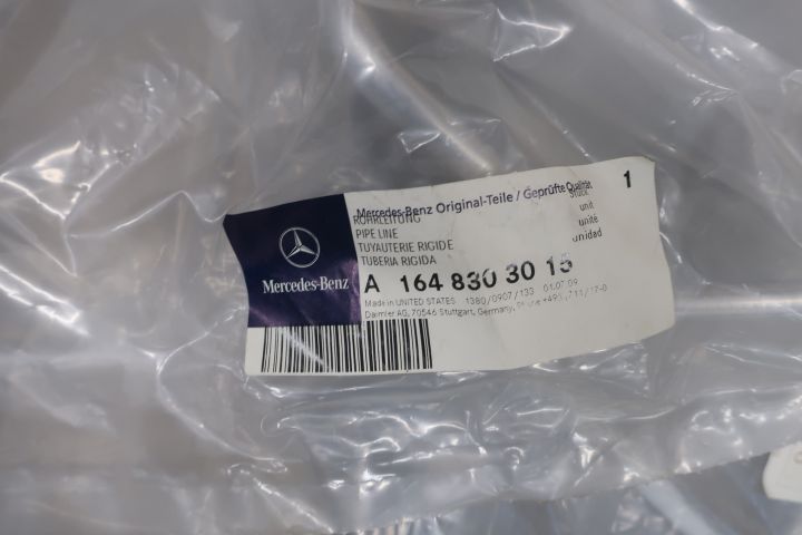 638280-15 Large assortment of Mercedes-Benz car spare parts etc.