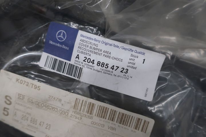 638280-25 Large assortment of Mercedes-Benz car spare parts etc.