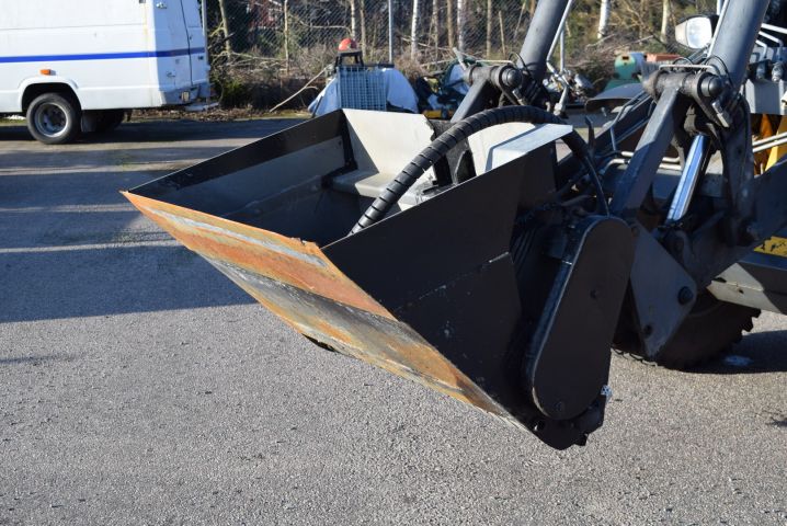 646309-3 Hydraulic sand spreader (SMS / Trima)