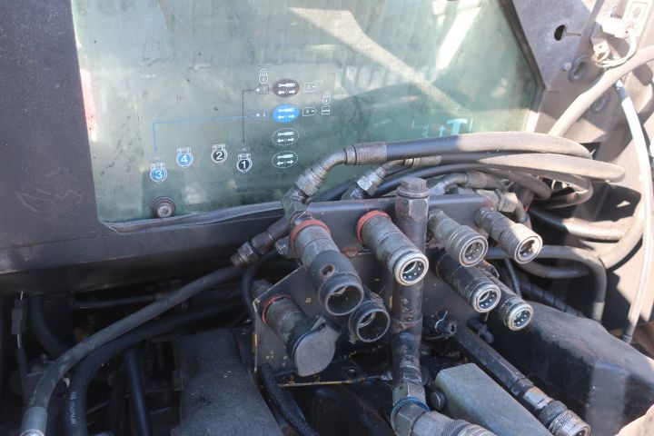 639497-17 Tractor Valmet 8750 - 1997 / FGN552 - Repair object