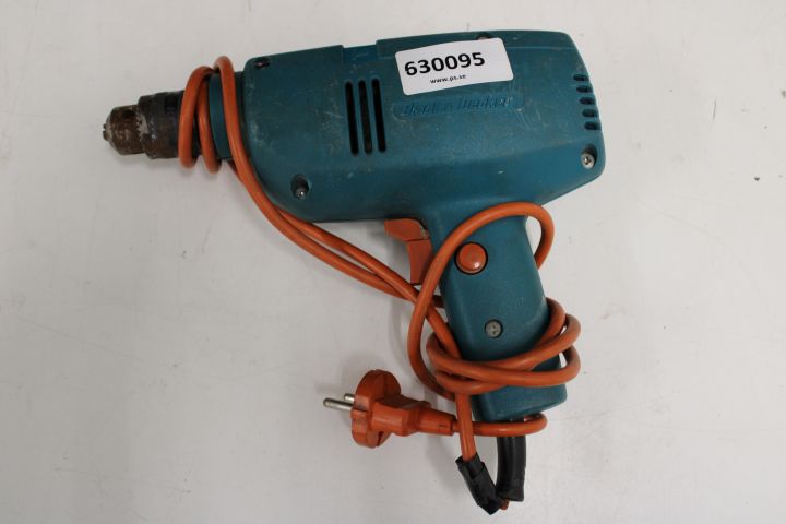 630095-5 Bosch jigsaw and Black & Decker impact drill