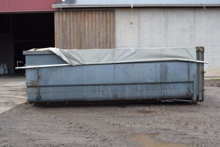 649619-4 Tätt spannmålsflak/lastväxlarflak med kapell - 25 kbm (1)