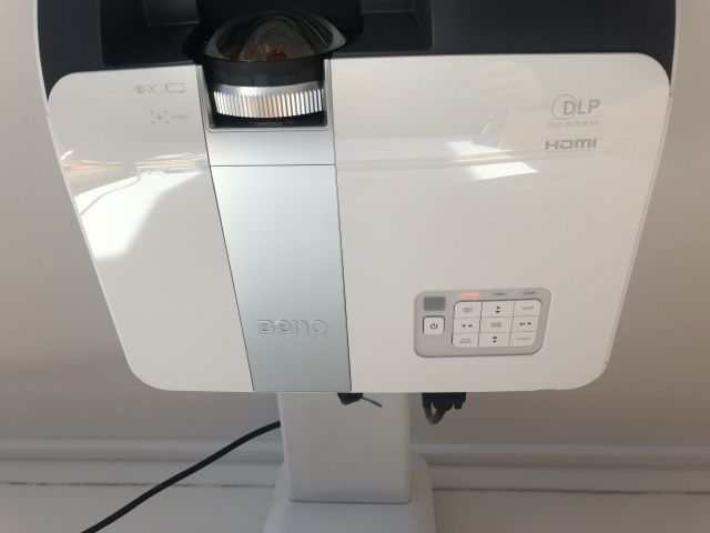 649649-3 Projector - Benq MW843UST with wall mount