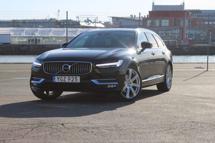 649688-2 Volvo V90 Inscription D4 FWD (13260mil) YGZ 925 -2017
