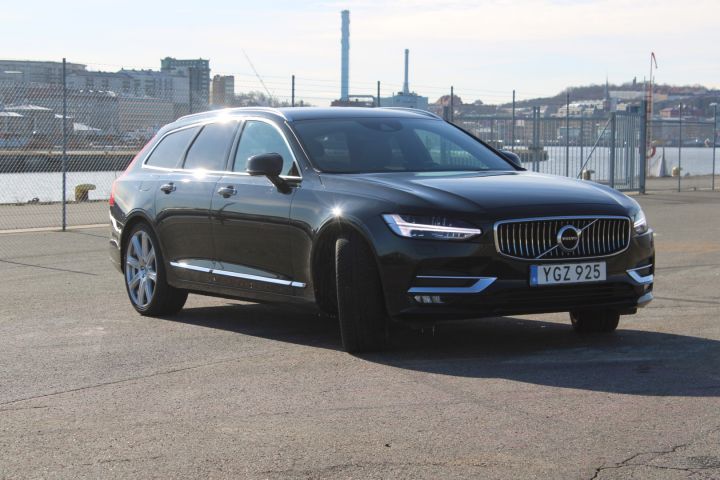 649688-4 Volvo V90 Inscription D4 FWD (13260mil) YGZ 925 -2017