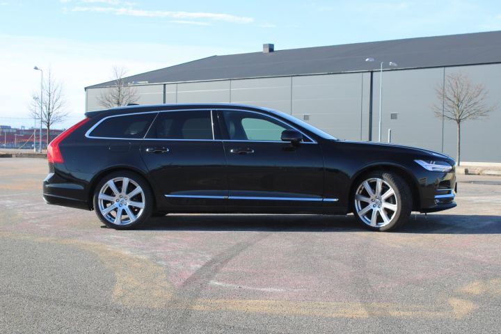 649688-5 Volvo V90 Inscription D4 FWD (13260mil) YGZ 925 -2017