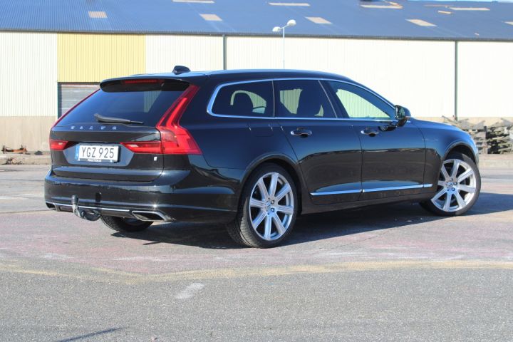 649688-6 Volvo V90 Inscription D4 FWD (13260mil) YGZ 925 -2017