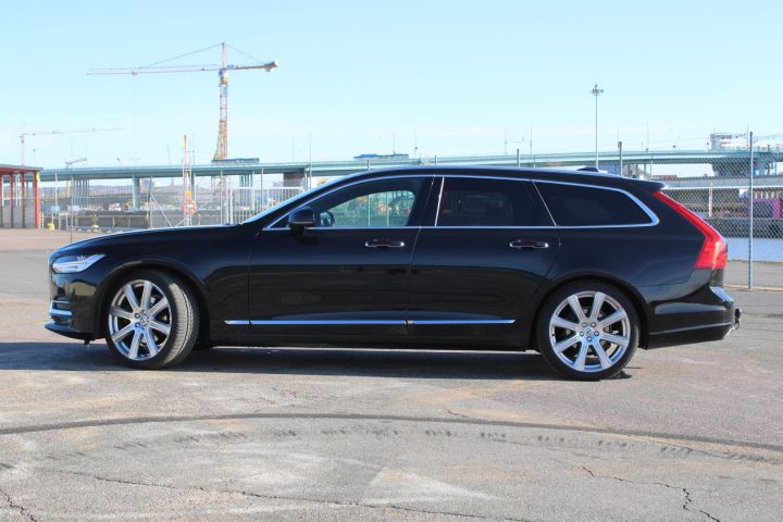 649688-9 Volvo V90 Inscription D4 FWD (13260mil) YGZ 925 -2017