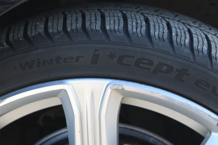 649688-13 Volvo V90 Inscription D4 FWD (13260mil) YGZ 925 -2017