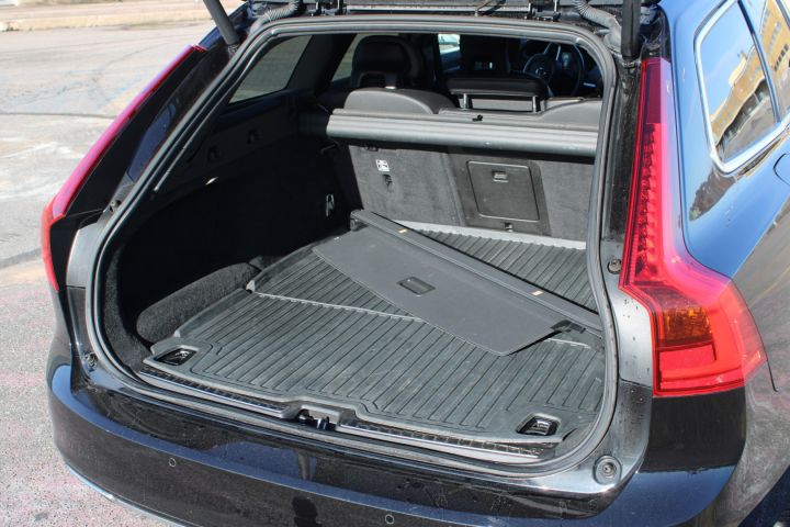 649688-26 Volvo V90 Inscription D4 FWD (13260mil) YGZ 925 -2017