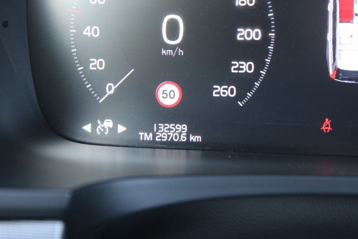 649688-47 Volvo V90 Inscription D4 FWD (13260mil) YGZ 925 -2017