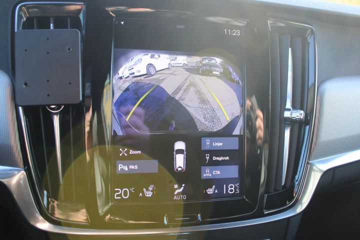 649688-55 Volvo V90 Inscription D4 FWD (13260mil) YGZ 925 -2017