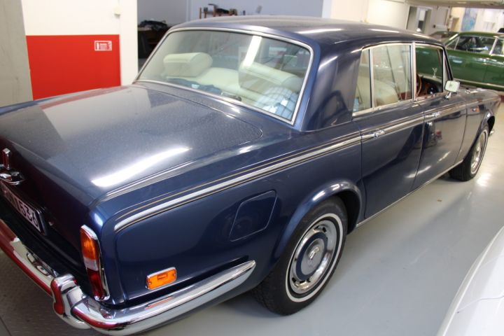 524414-6 Rolls-Royce Silver Shadow sedan 6.8 V8 automatic -1975 (200hp)