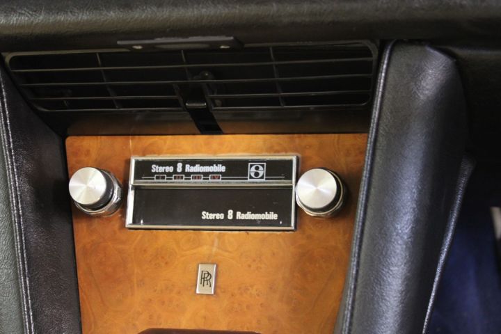 524414-17 Rolls-Royce Silver Shadow sedan 6.8 V8 automatic -1975 (200hp)