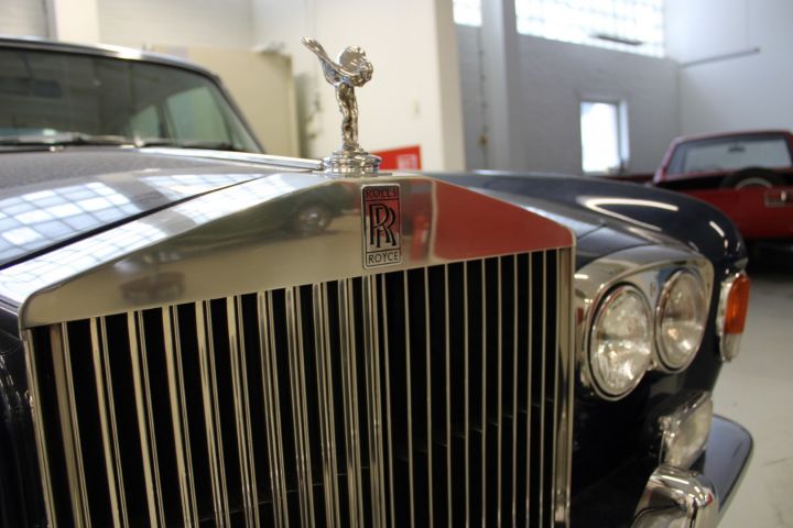 524414-25 Rolls-Royce Silver Shadow sedan 6.8 V8 automatic -1975 (200hp)