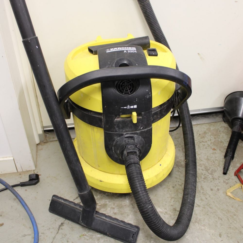 Vacuum cleaner Kärcher A2204