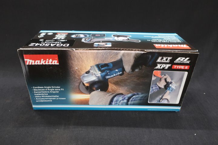650744-1 Angle grinder Makita DGA504Z (Naked)