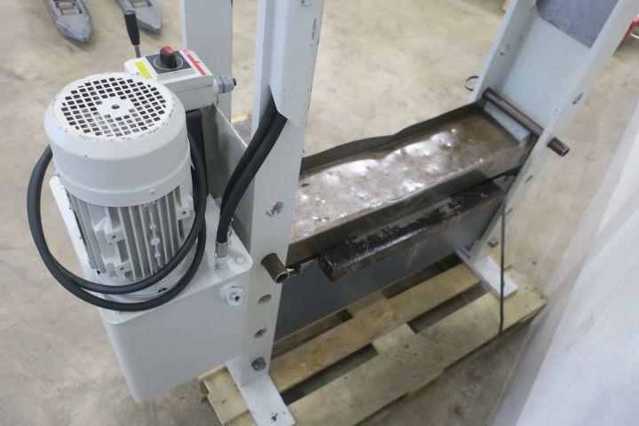 640409-12 Workshop press Stenhøj 502601 40 tons