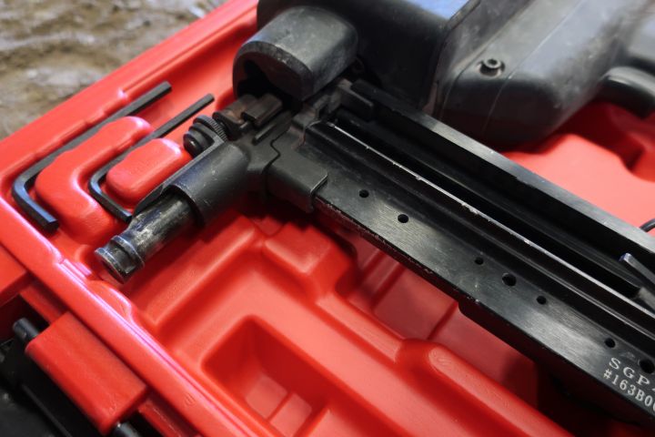 651045-4 Gas powered concrete nail gun, Senco SGP40S