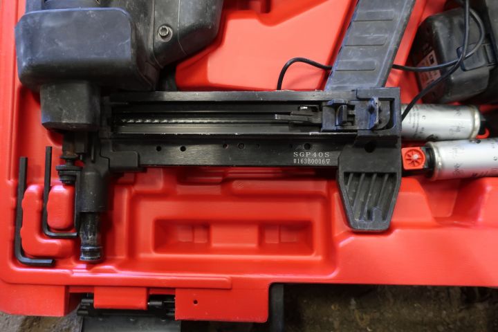 651045-5 Gas powered concrete nail gun, Senco SGP40S