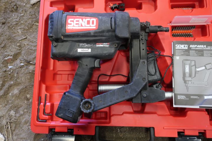 651045-8 Gas powered concrete nail gun, Senco SGP40S