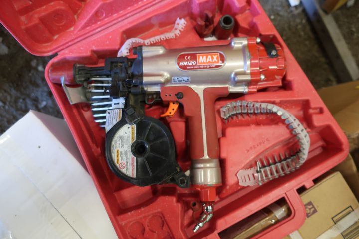 651056-2 Concrete nail tool, MAX HN120, with 11 cardboard nails