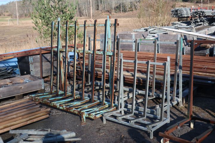 651220-2 Glasställ och glaspallar 4 st