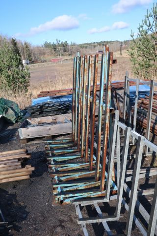 651220-5 Glasställ och glaspallar 4 st