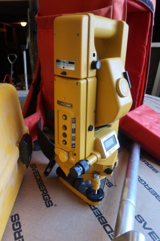 651262-5 Total station, Topcon GTS-3B, with prism