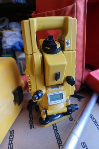 651262-6 Total station, Topcon GTS-3B, with prism
