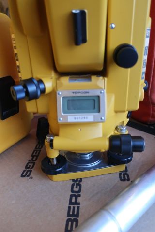651262-7 Total station, Topcon GTS-3B, with prism