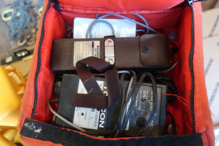 651262-12 Total station, Topcon GTS-3B, with prism