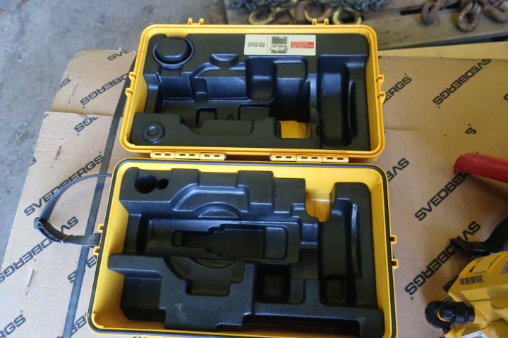 651262-13 Total station, Topcon GTS-3B, with prism