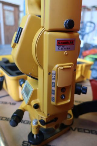 651262-16 Total station, Topcon GTS-3B, with prism