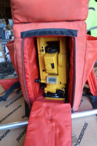 651262-17 Total station, Topcon GTS-3B, with prism