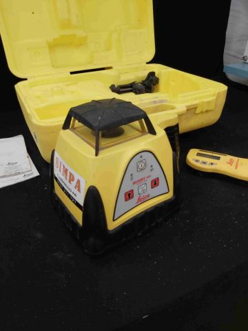 654454-3 Rotary laser Leica Rugby 100